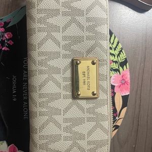 Large coach wallet with wristlet